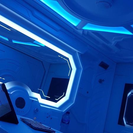Apollo Capsule Hotel Ende Exterior foto