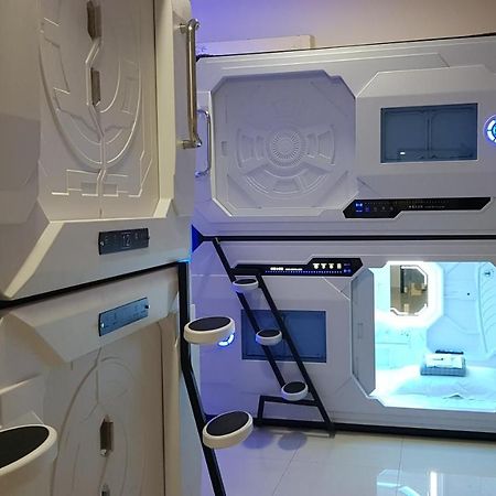 Apollo Capsule Hotel Ende Exterior foto