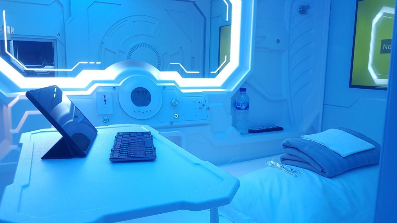 Apollo Capsule Hotel Ende Exterior foto