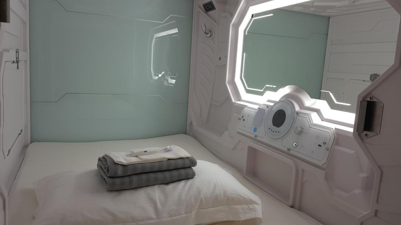 Apollo Capsule Hotel Ende Exterior foto