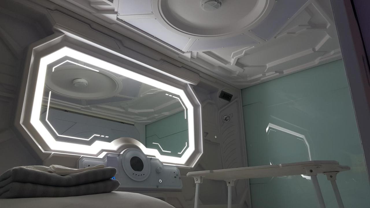 Apollo Capsule Hotel Ende Exterior foto